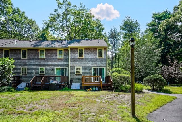 14 Old Meetinghouse Grn 14, Norton, MA 02766