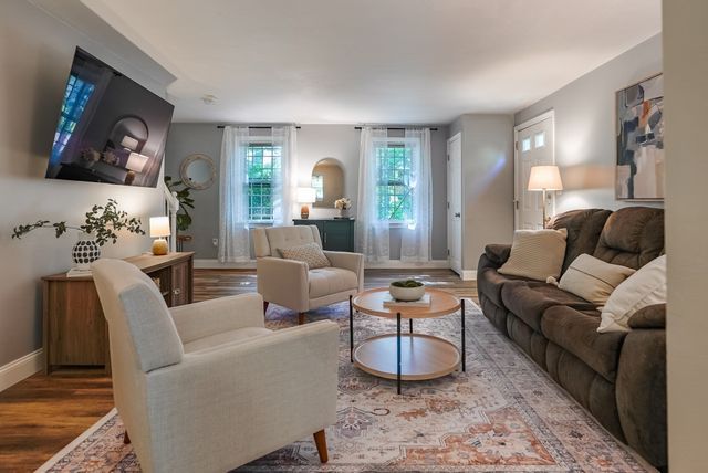 14 Old Meetinghouse Grn 14, Norton, MA 02766