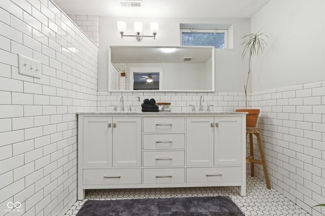 202 S Buck Street, Whitestown, IN 46075