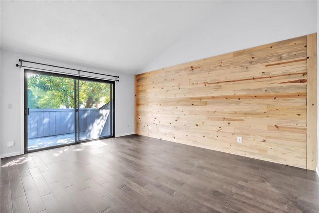 5843 Gloria Dr, Sacramento, CA 95822