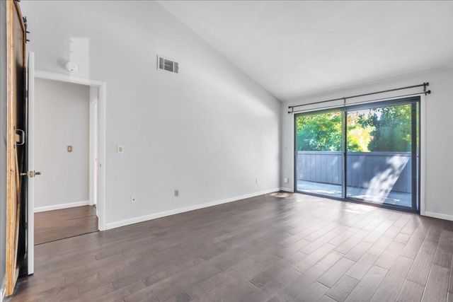 5843 Gloria Dr, Sacramento, CA 95822