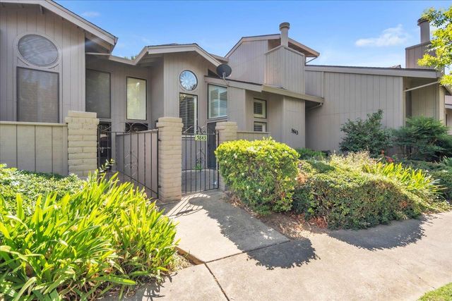5843 Gloria Dr, Sacramento, CA 95822