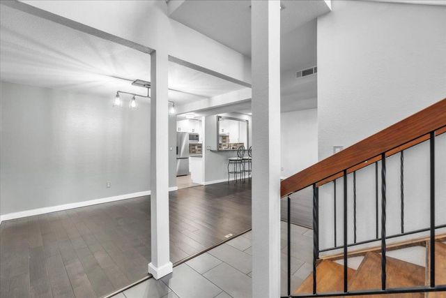 5843 Gloria Dr, Sacramento, CA 95822