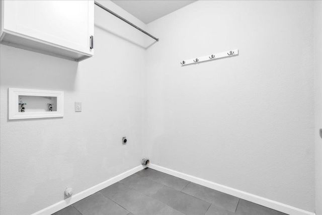 5843 Gloria Dr, Sacramento, CA 95822