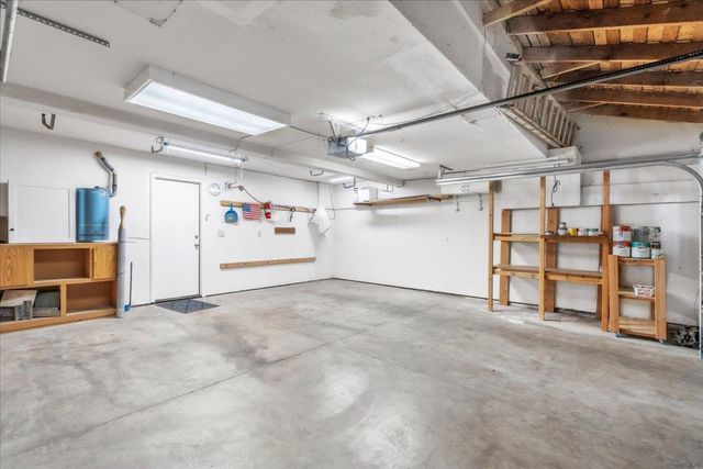 5843 Gloria Dr, Sacramento, CA 95822