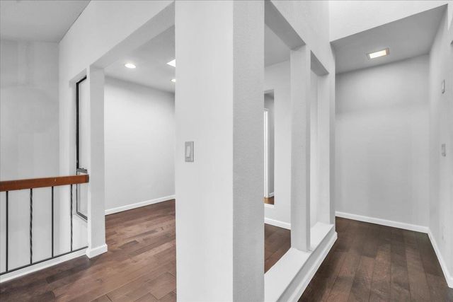 5843 Gloria Dr, Sacramento, CA 95822