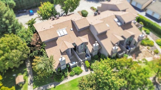 5843 Gloria Dr, Sacramento, CA 95822