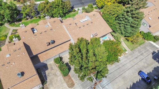 5843 Gloria Dr, Sacramento, CA 95822