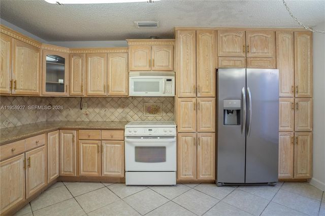 933 NW 133rd Ct, Miami, FL 33182