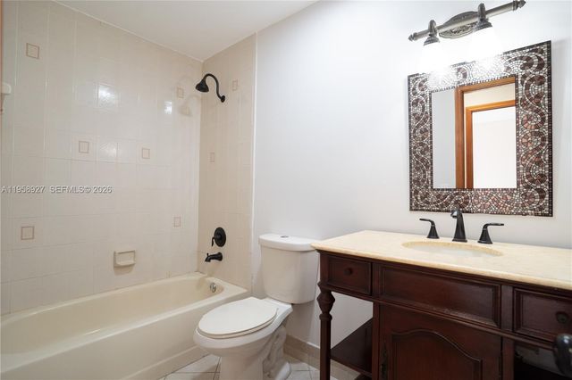 933 NW 133rd Ct, Miami, FL 33182