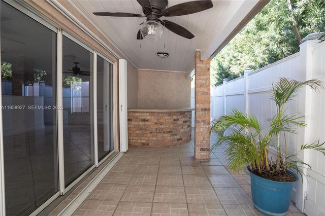 933 NW 133rd Ct, Miami, FL 33182