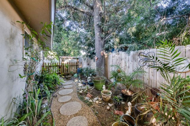 6070 N Colonial Avenue, Fresno, CA 93704