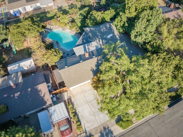 6070 N Colonial Avenue, Fresno, CA 93704