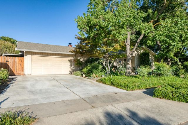 6070 N Colonial Avenue, Fresno, CA 93704