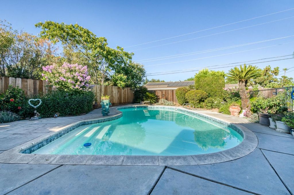 Image 30 of property listing at 6070 N Colonial Avenue, Fresno, CA 93704