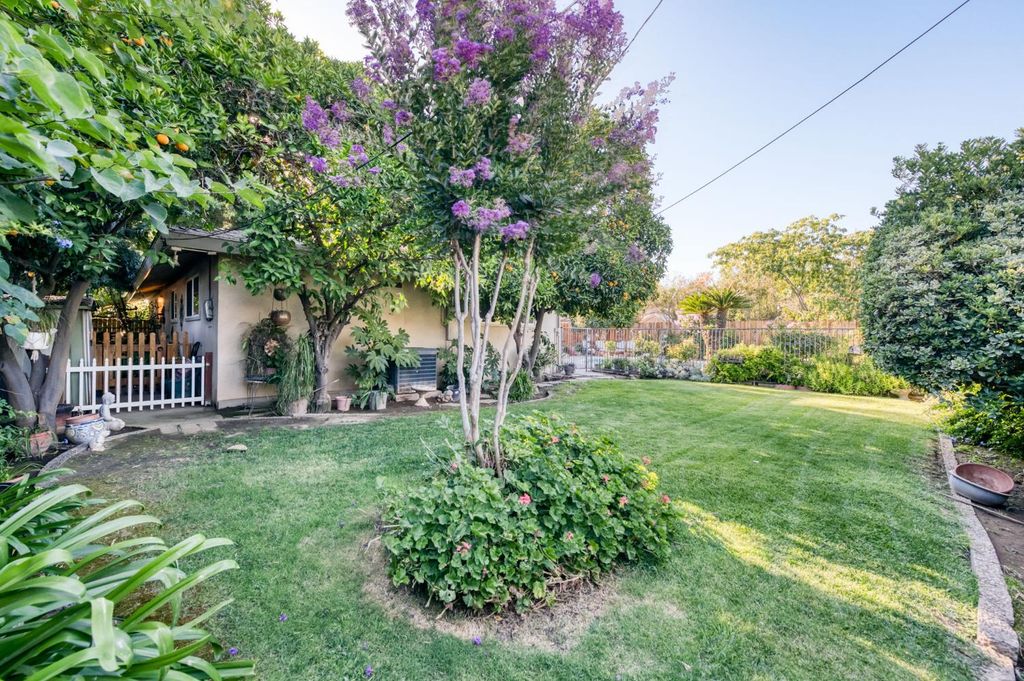 Image 33 of property listing at 6070 N Colonial Avenue, Fresno, CA 93704