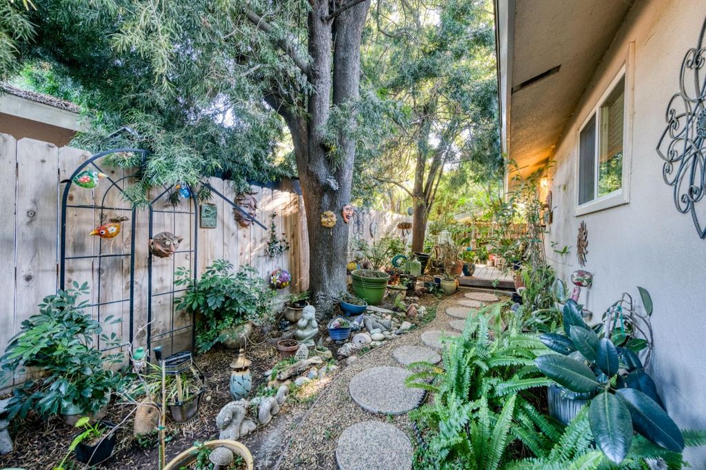 Image 35 of property listing at 6070 N Colonial Avenue, Fresno, CA 93704