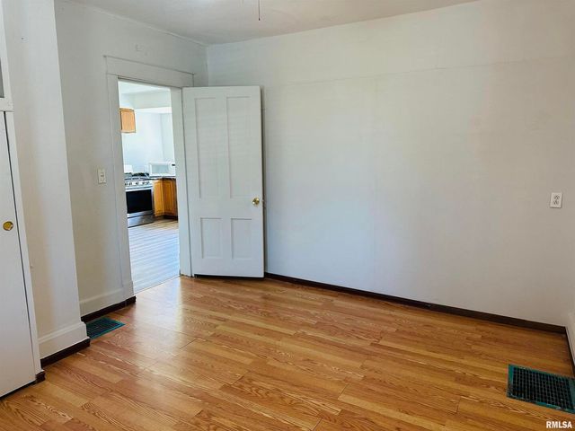 602 5TH Street, Rock Island, IL 61201