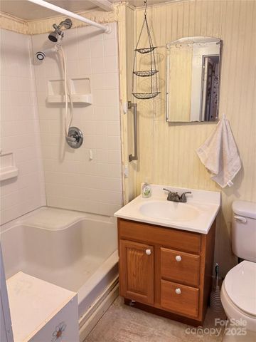 54 SchoolHouse Drive, Canton, NC 28716