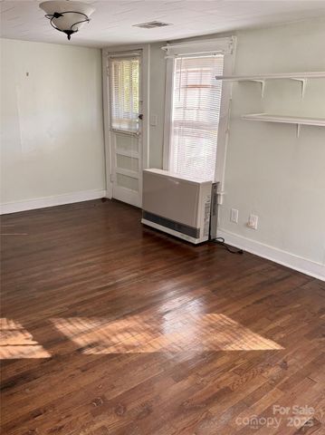 54 SchoolHouse Drive, Canton, NC 28716