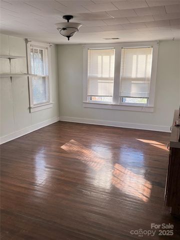 54 SchoolHouse Drive, Canton, NC 28716