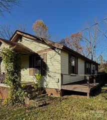 54 SchoolHouse Drive, Canton, NC 28716
