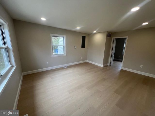 147 FURSIN AVE, Buena, NJ 08310