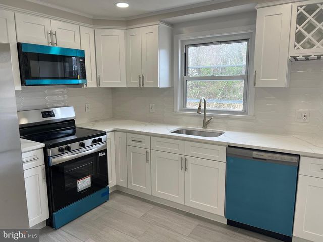 147 FURSIN AVE, Buena, NJ 08310
