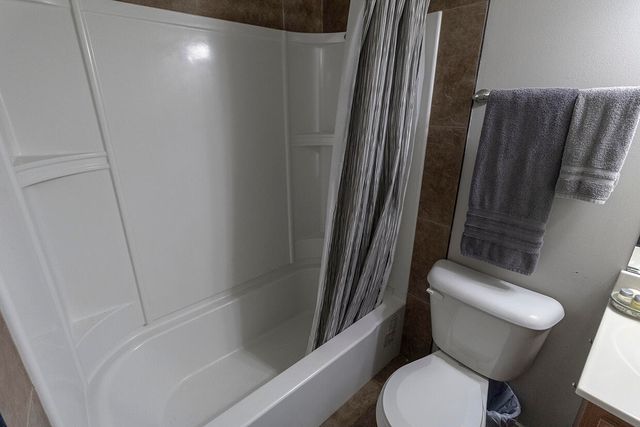 201 WHEATON CT, Columbia, MO 65203