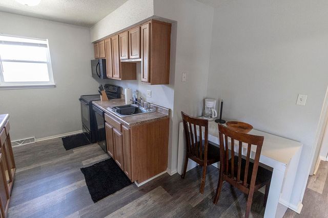 201 WHEATON CT, Columbia, MO 65203