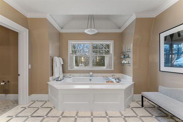 35 Eton Road, Scarsdale, NY 10583