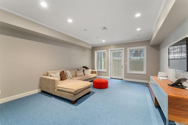 35 Eton Road, Scarsdale, NY 10583