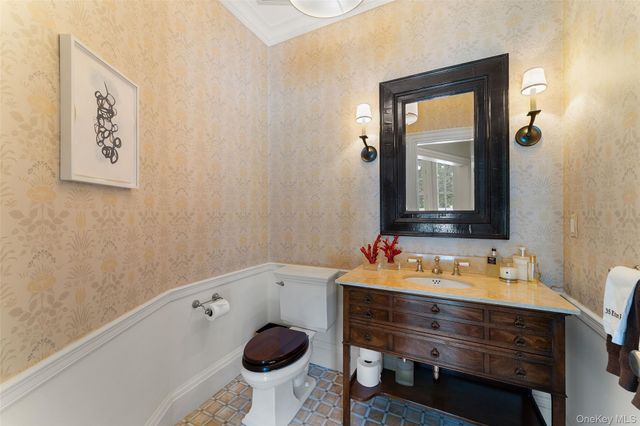 35 Eton Road, Scarsdale, NY 10583