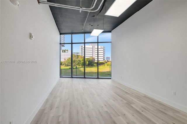 21290 Biscayne 205 205, Aventura, FL 33180