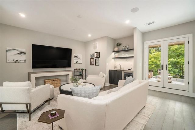 1099 North NE Avenue 14, Atlanta, GA 30307