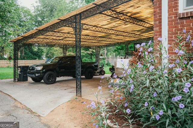 195 W Hightower Trail, Social Circle, GA 30025