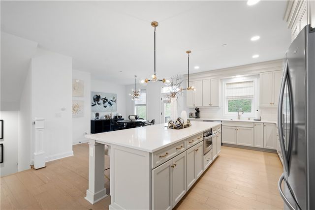 423 Magnolia Dr, Peters Twp, PA 15367