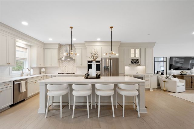 423 Magnolia Dr, Peters Twp, PA 15367