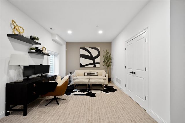 423 Magnolia Dr, Peters Twp, PA 15367