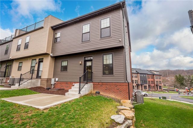 423 Magnolia Dr, Peters Twp, PA 15367