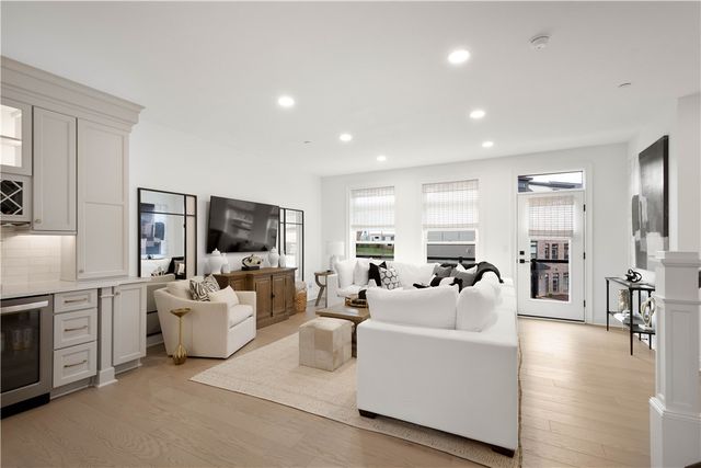 423 Magnolia Dr, Peters Twp, PA 15367