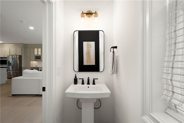 423 Magnolia Dr, Peters Twp, PA 15367