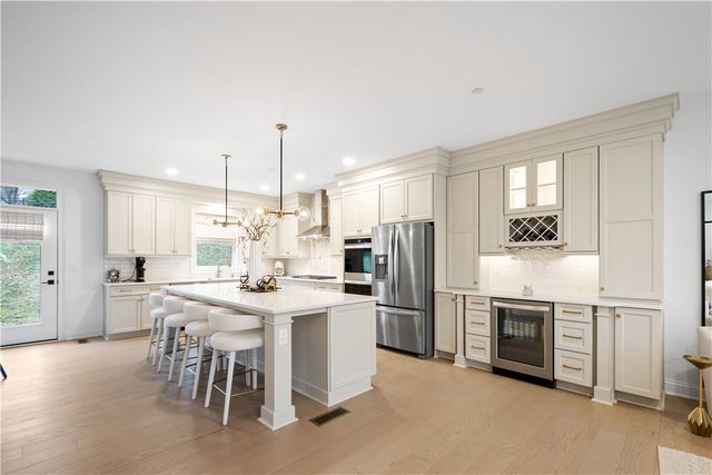 423 Magnolia Dr, Peters Twp, PA 15367