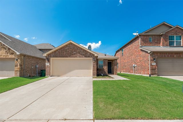 8829 Deadwood Lane, Aubrey, TX 76227