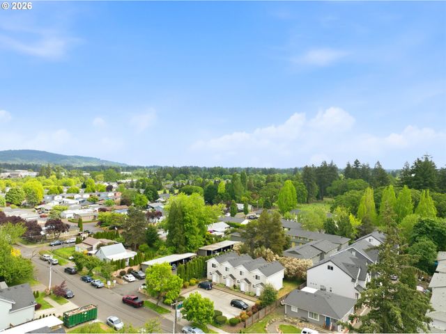 1552 E 3RD St, Newberg, OR 97132