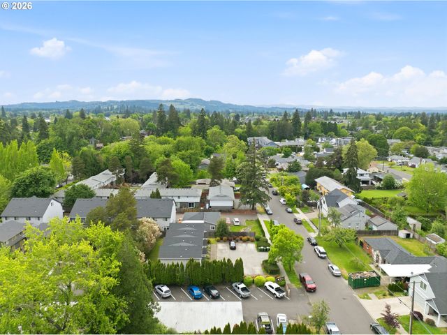 1552 E 3RD St, Newberg, OR 97132