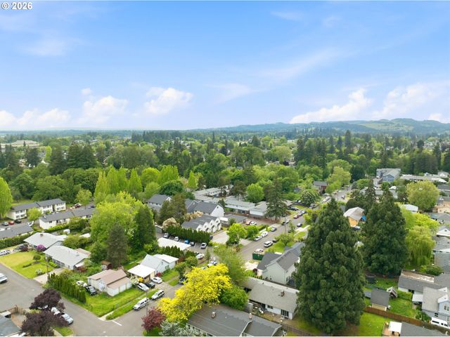 1552 E 3RD St, Newberg, OR 97132