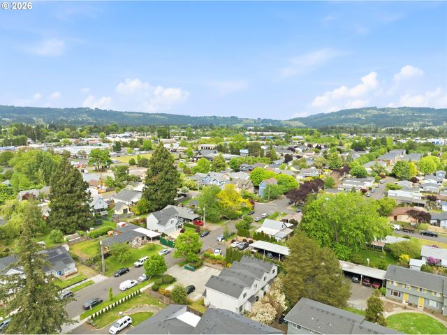 1552 E 3RD St, Newberg, OR 97132