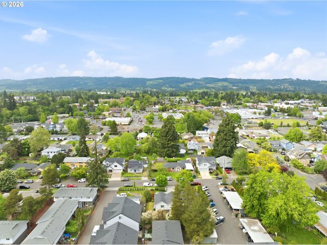 1552 E 3RD St, Newberg, OR 97132