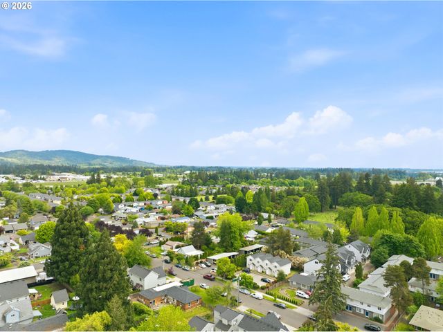 1552 E 3RD St, Newberg, OR 97132